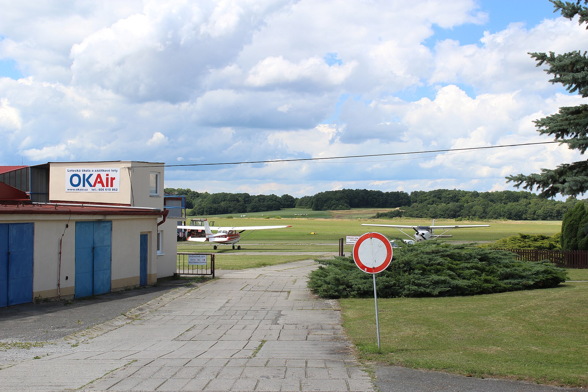 128 Bubovice letiště u vchodu SSZ