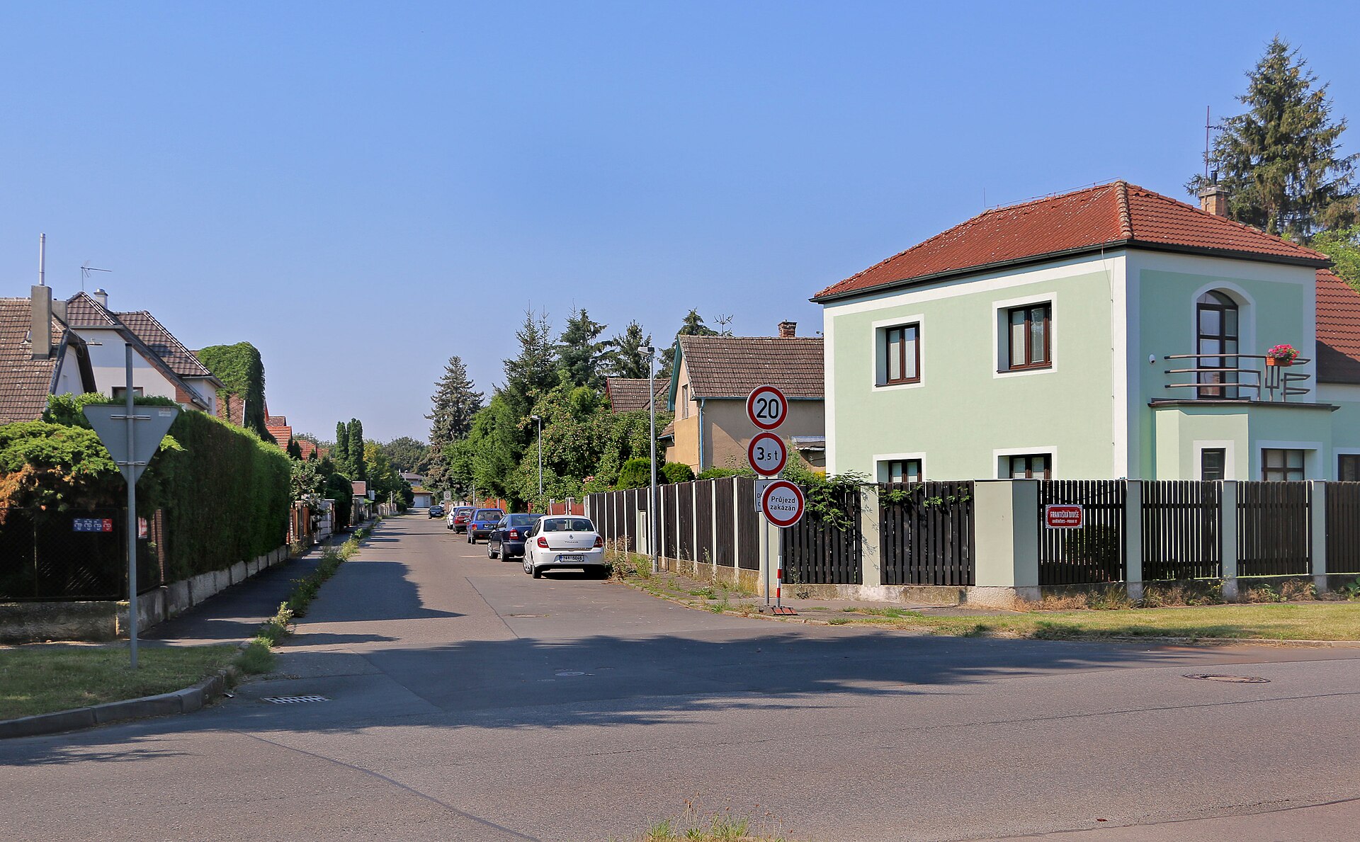 Bystřičná street, east view, Praha
