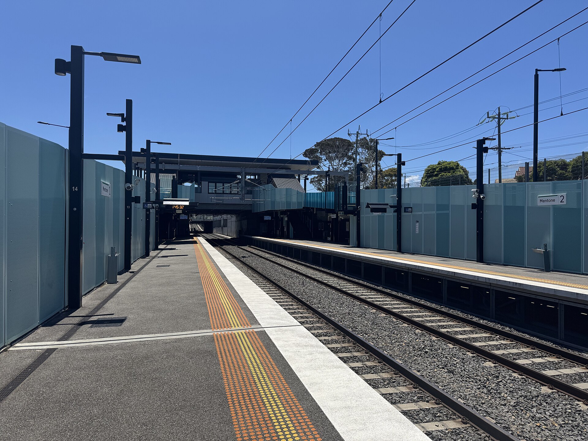 Mentone railway station Platform 1 (northern view)(13 December 2024)