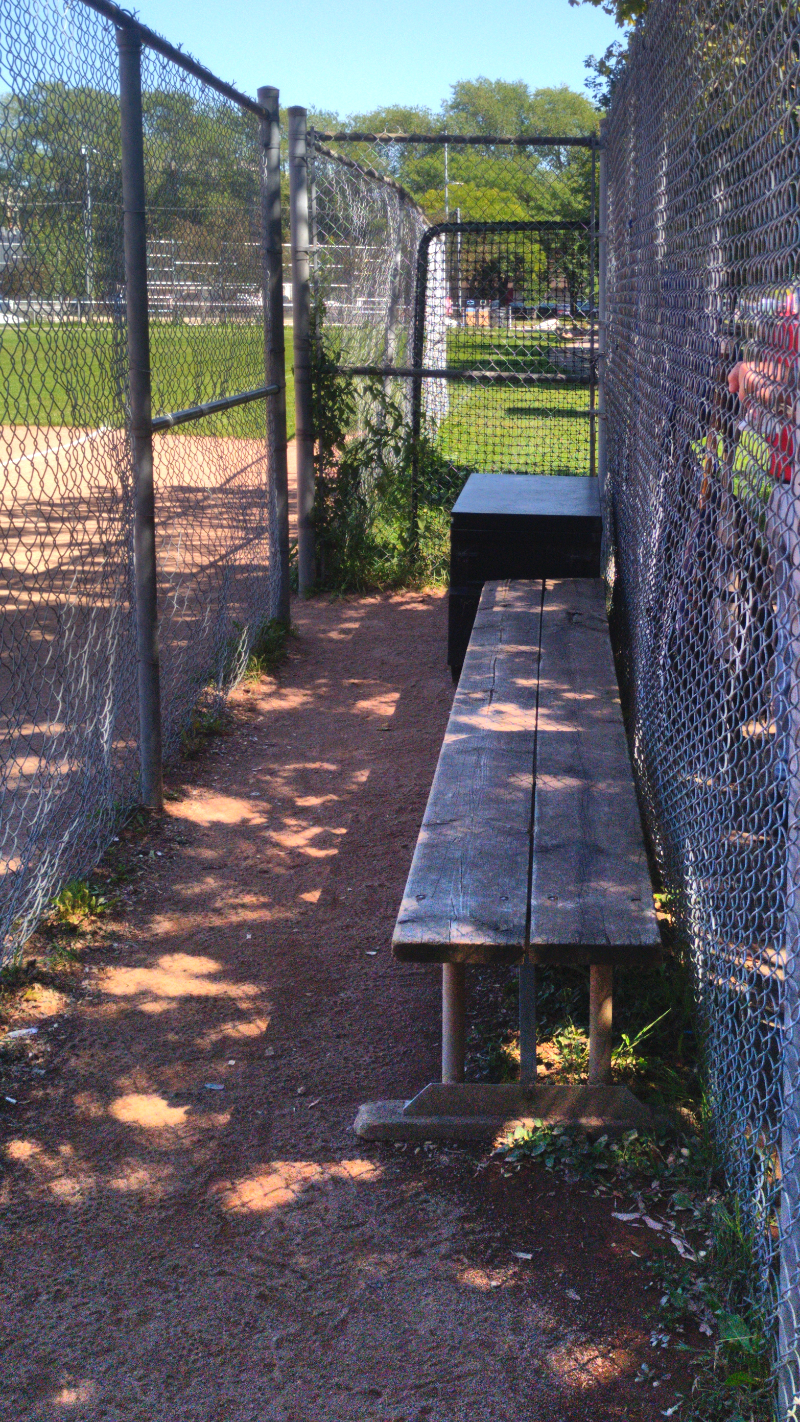 Parc Grovehill, terrain de baseball, banc des joueurs premier but