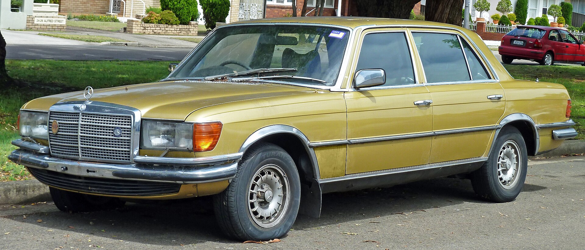 1973-1980 Mercedes-Benz 450 SEL (V 116) sedan (2010-12-28) 01