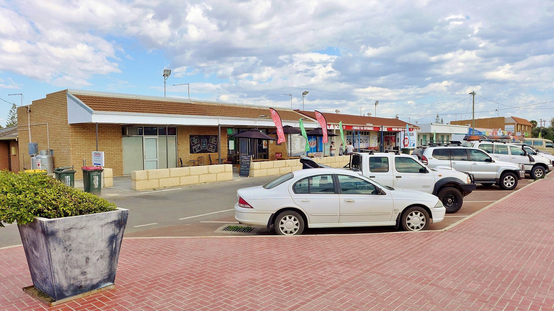 Lancelin shops, 2015 (01)