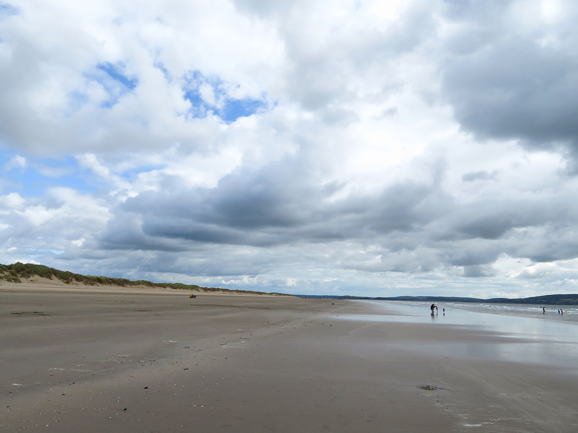 The beach at Pembrey - geograph.org.uk - 6259764