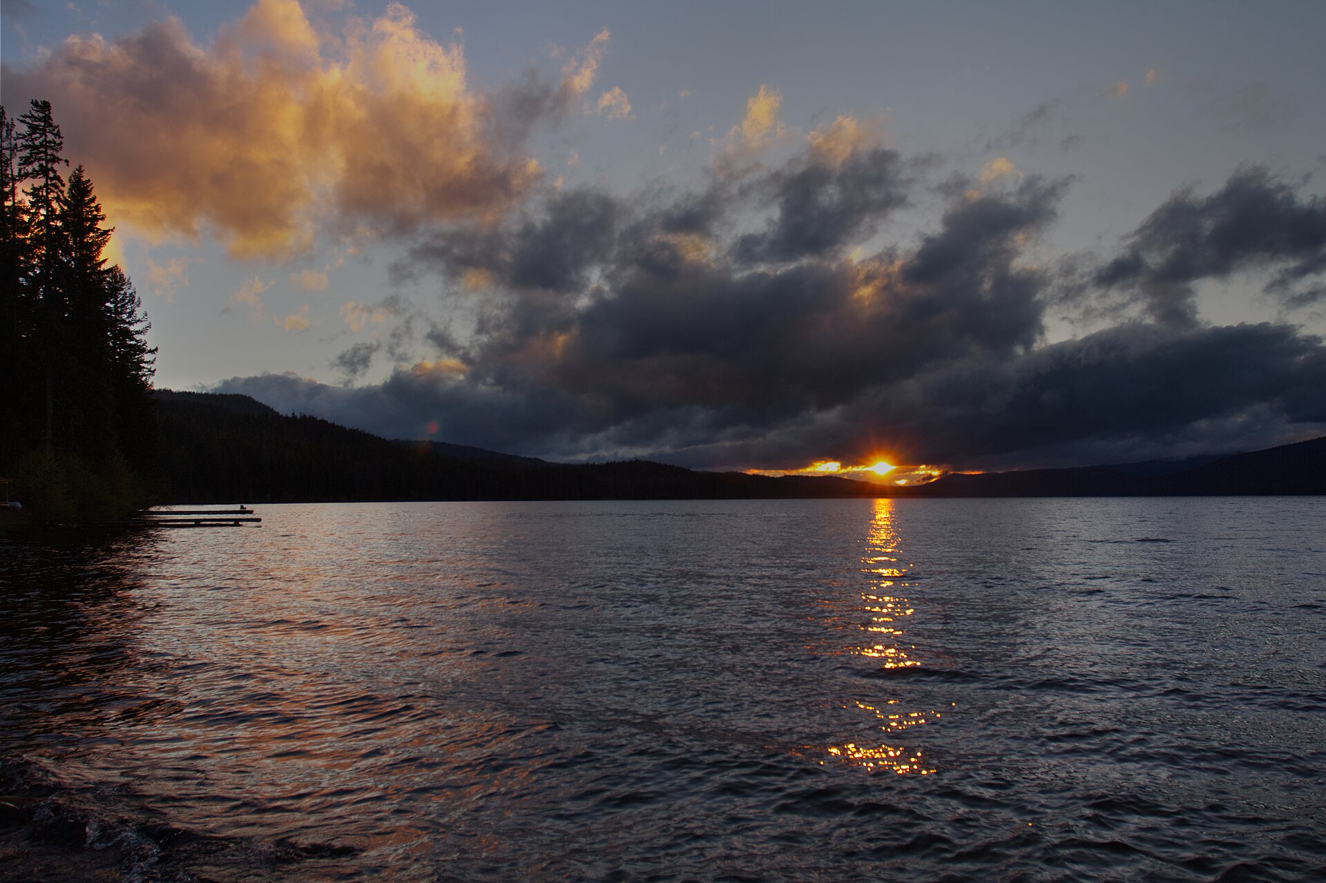 Sunset Odell Lake, Oregon - Flickr - Bonnie Moreland (free images)
