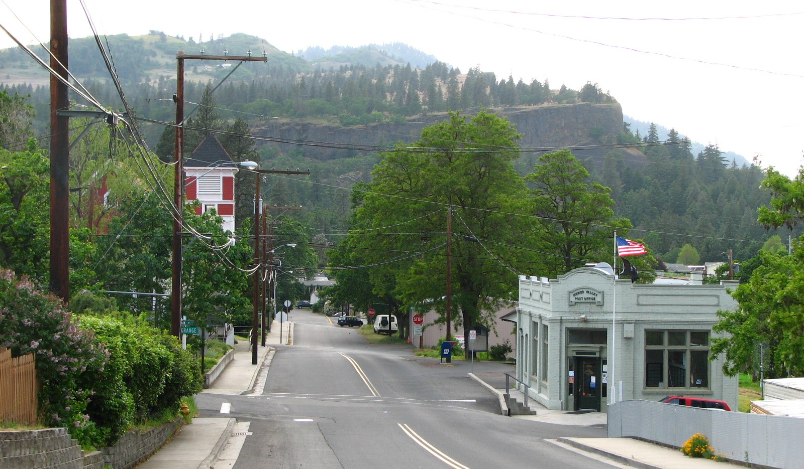 Mosier Oregon Third Avenue